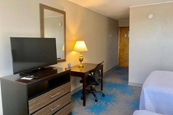 Room 9 of 27